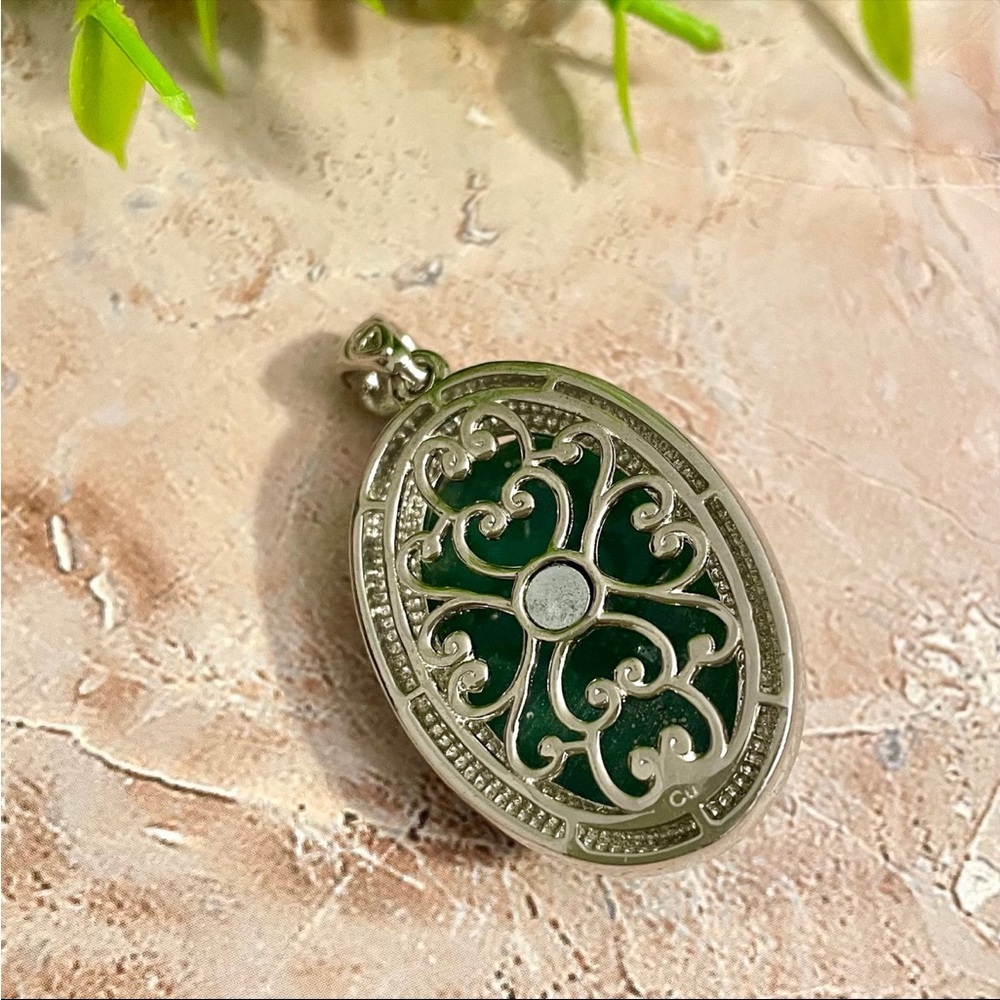 Carved Malachite Silver Pendant - Picture 4 of 4